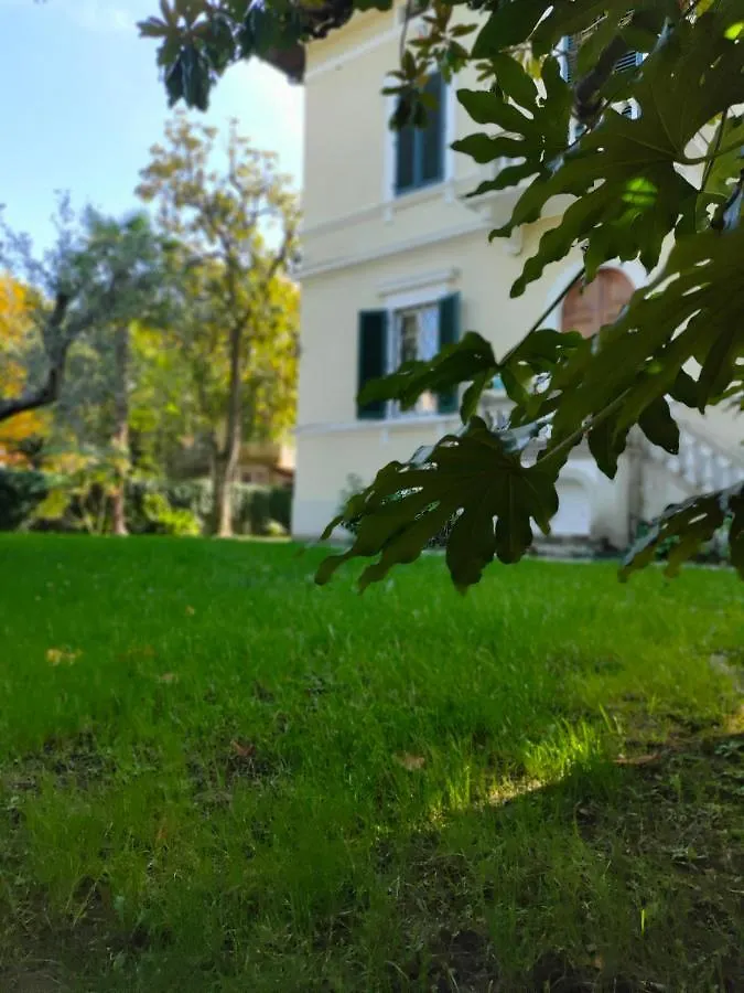 Luisa In Villa 1919 Lucca