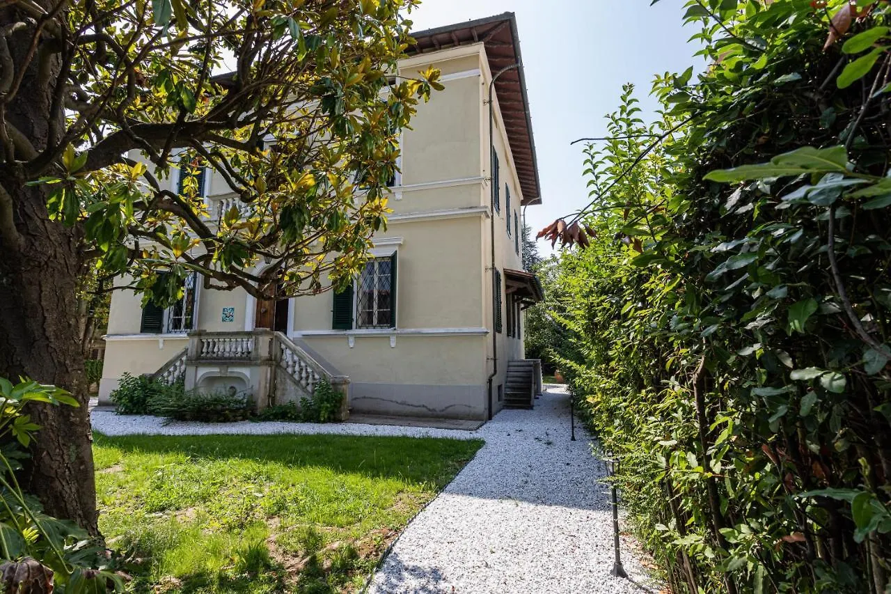 Luisa In Villa 1919 Lucca 0*,